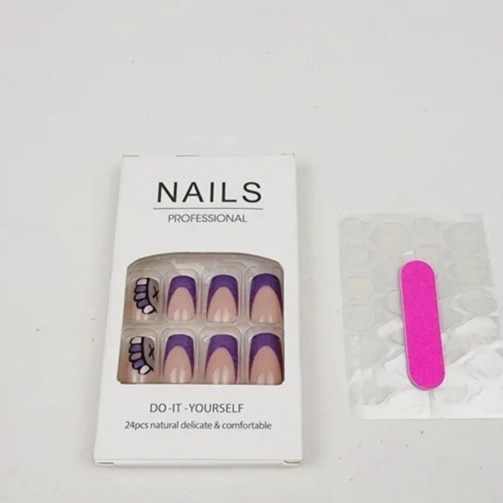 24 Pieces Fake Press On Nails